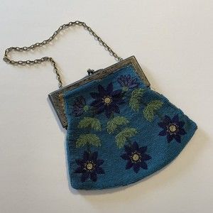 Vtg. Blue Daisy Beaded Metal Clasp Handbag Purse